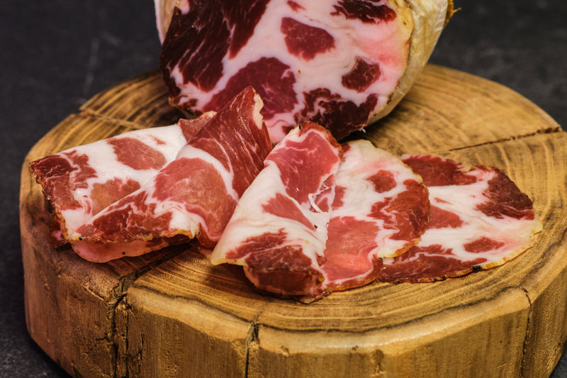 Capocollo di suino di razza cinta senese