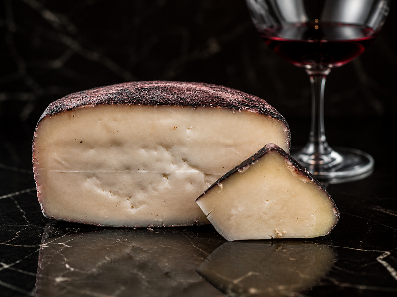 Formaggio Semistagionato Al Vino Rosso