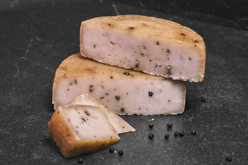 Formaggio Semistagionato Al Pepe Nero
