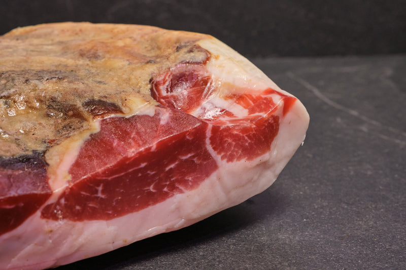 Mezzo Prosciutto di suino di razza cinta senese senz'osso (4kg)